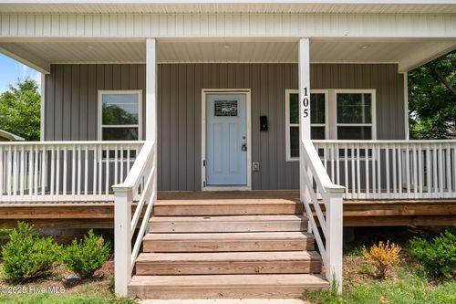 105 Bryan Pl, Washington, NC, 27889-4379 | Card Image