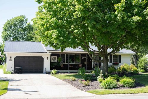 1024 W Water St, Berne, IN, 46711-1343 | Card Image