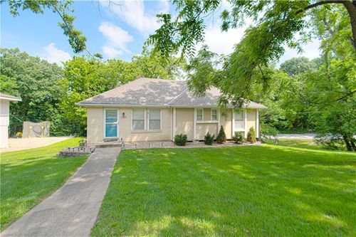 7918 Nw Cadwallader Rd, Kansas City, MO, 64152-3013 | Card Image