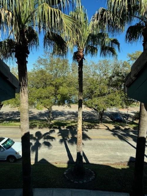 517 Mariners Dr, Kemah, TX, 77565-2256 | Card Image