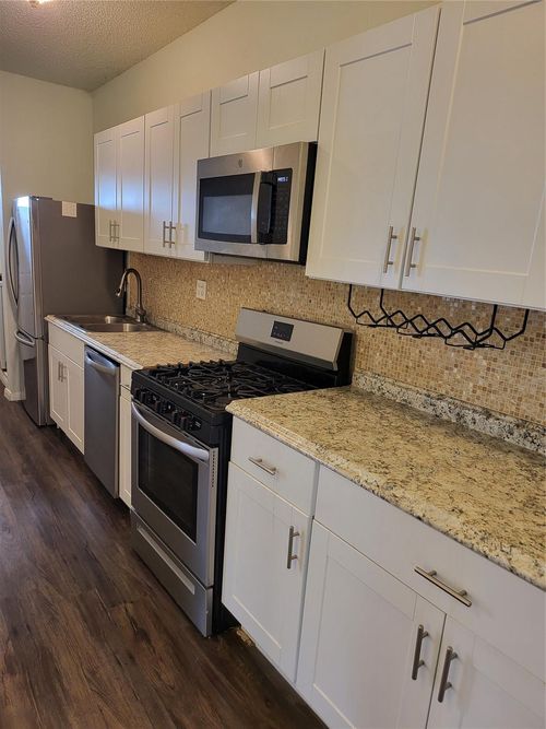 apt-4-1226 W Gray St, Houston, TX, 77019-4247 | Card Image