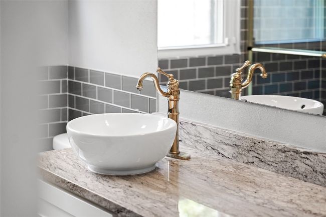 Stunning bathroom, light and airy! | Image 17