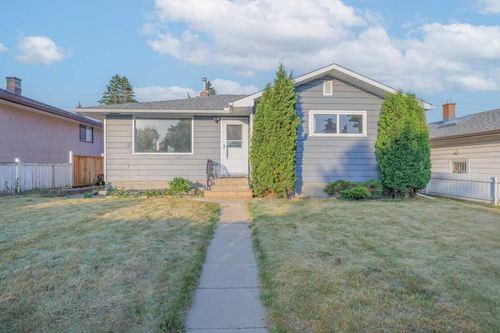 2618 41 Street Se, Calgary, AB, T2B1E1 | Card Image