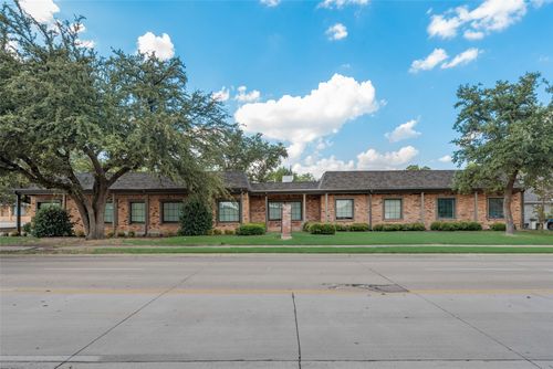 726 Dalworth St, Grand Prairie, TX, 75050-5550 | Card Image