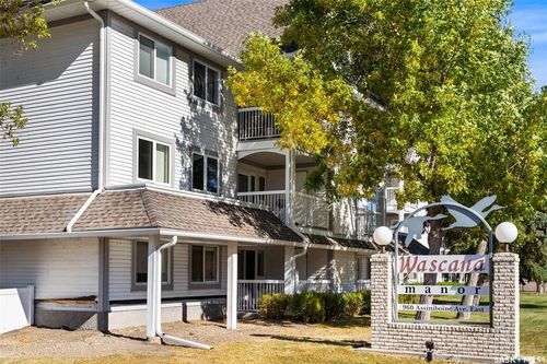 201-960 Assiniboine Ave E, Regina, SK, S4V2P8 | Card Image