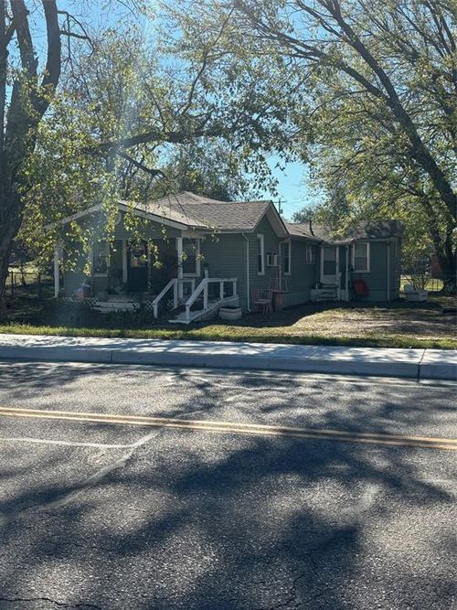 1013 W Bdwy, Okemah, OK, 74859 | Card Image
