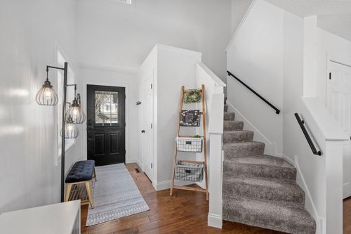 495 Pleasant Ct, Chaska, MN, 55318-3419 | Card Image