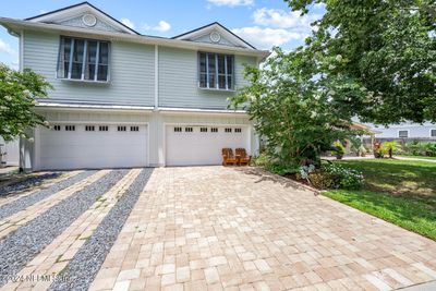 815 S 10 Th Avenue, Townhouse with 3 bedrooms, 3 bathrooms and null parking in Jacksonville Beach FL | Image 2