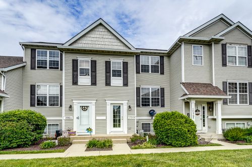 1754 Fieldstone Dr N, Shorewood, IL, 60404-8109 | Card Image