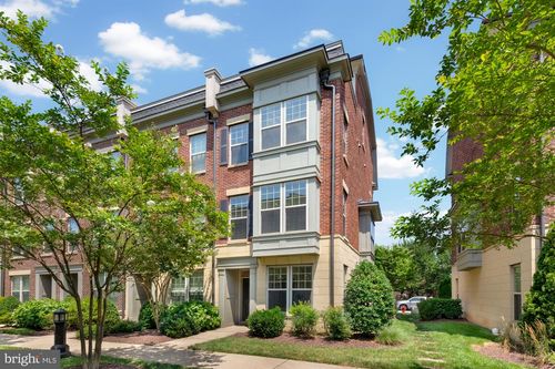 352-839 Regents Sq, OXON HILL, MD, 20745-1188 | Card Image