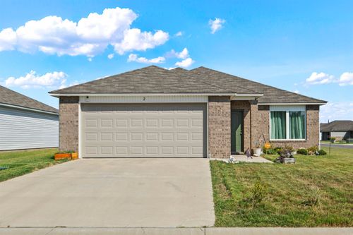2 Candlelight Dr, Conway, AR, 72032-4097 | Card Image