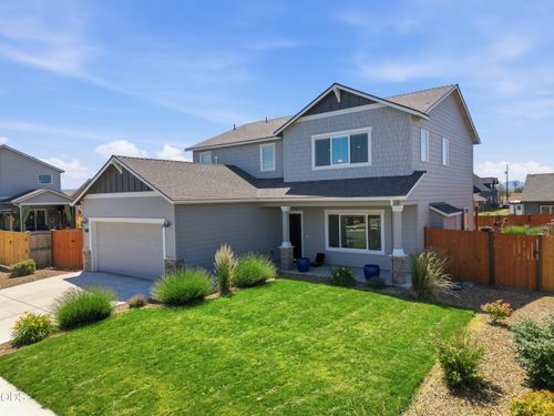 241 Nw Monte Vista Avenue, Madras, OR, 97741 | Card Image
