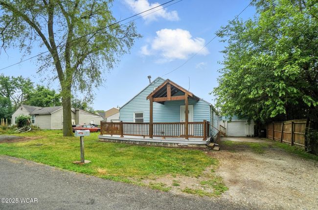 906 Daniels Ave, House other with 3 bedrooms, 2 bathrooms and 1 parking in Lima OH | Image 4