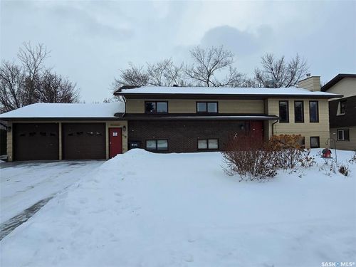 903 Assiniboia Ave, Grenfell, SK, S0G2B0 | Card Image