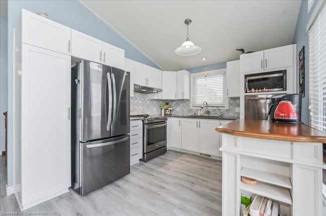 513 Five Road, House other with 2 bedrooms, 3 bathrooms and 7 parking in Mapleton ON | Image 9