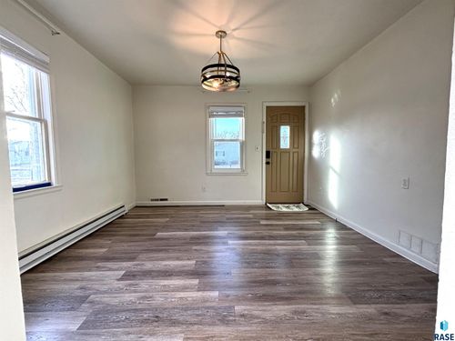 724 W 1st Ave Avenue, Miller, SD, 57362 | Card Image