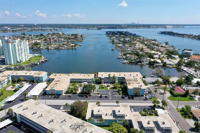 APT-6 - 6000 2 Nd St E, Condo with 2 bedrooms, 2 bathrooms and null parking in ST PETE BEACH FL | Image 15