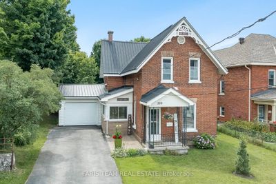 220 3 Rd St, House other with 5 bedrooms, 3 bathrooms and 4 parking in Midland ON | Image 2