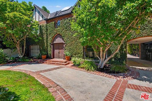 2411 Benedict Canyon Dr, Beverly Hills, CA, 90210-1410 | Card Image
