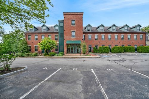 203-25 Pond St, Amesbury, MA, 01913-2325 | Card Image
