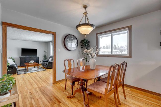 2533 Sable Drive Se, Home with 4 bedrooms, 2 bathrooms and 3 parking in Calgary AB | Image 9