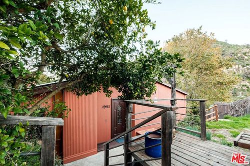 19511 Sunken Trl, Topanga, CA, 90290-3114 | Card Image