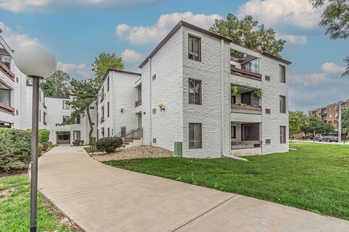 1c-322 W Miner St, Arlington Heights, IL, 60005-1362 | Card Image