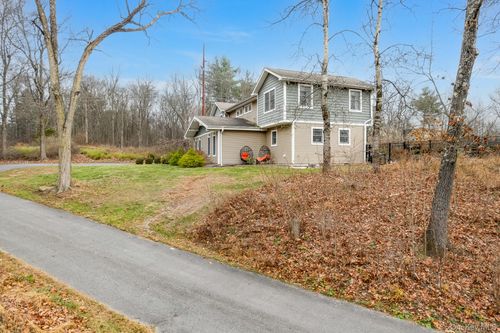112 Pleasant View Rd, Pleasant Valley, NY, 12569-7215 | Card Image