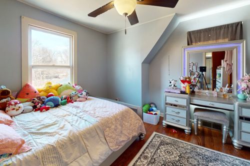 423 S Main St, Montgomery, IL, 60538-1413 | Card Image