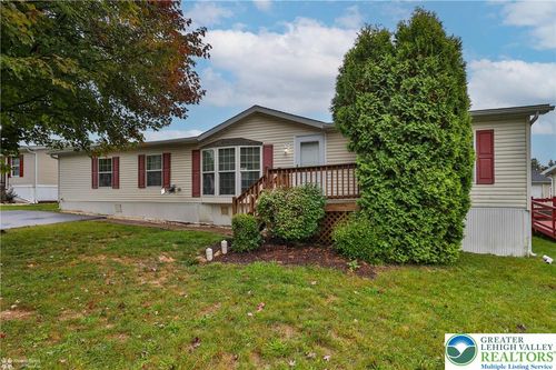 4231 Independence Ln, Walnutport, PA, 18088-9785 | Card Image