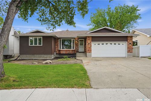 15 Minot Dr, Regina, SK, S4X1B5 | Card Image