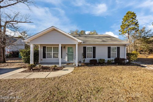 8593 Heirloom Dr Ne, Leland, NC, 28451-7027 | Card Image