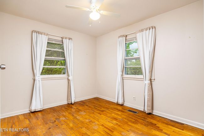 2105 Bradshaw Garden Rd, House other with 2 bedrooms, 1 bathrooms and null parking in Knoxville TN | Image 4