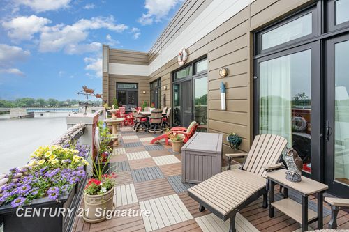 1111 N Water St, Bay City, MI, 48708-5600 | Card Image