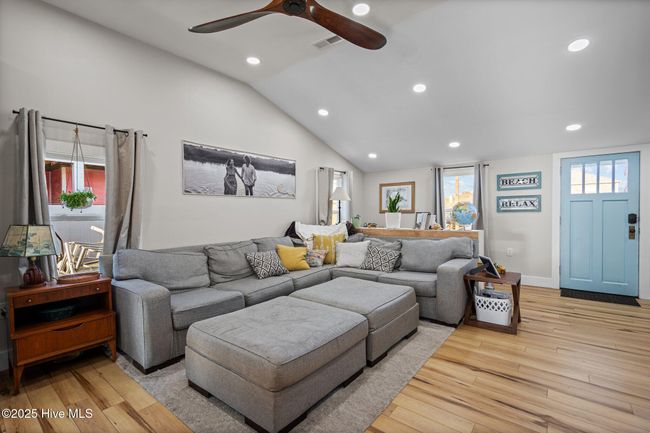 333 Fourth Ave S, House other with 2 bedrooms, 2 bathrooms and null parking in Kure Beach NC | Image 8