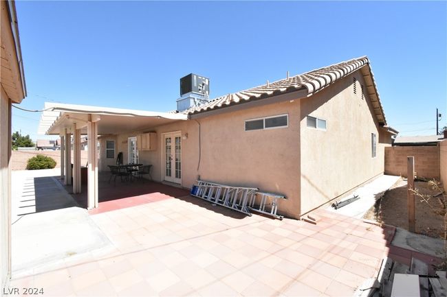 easy maintenance backyard | Image 36