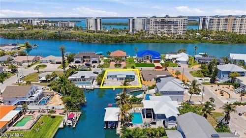 8336 Lagoon Rd, FORT MYERS BEACH, FL, 33931-5212 | Card Image