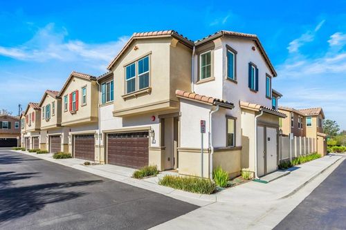 505 Pinedale St, Vista, CA, 92081-8121 | Card Image