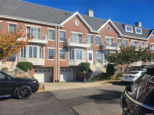 345 Park Cres, College Point, NY, 11356-1171 | Card Image