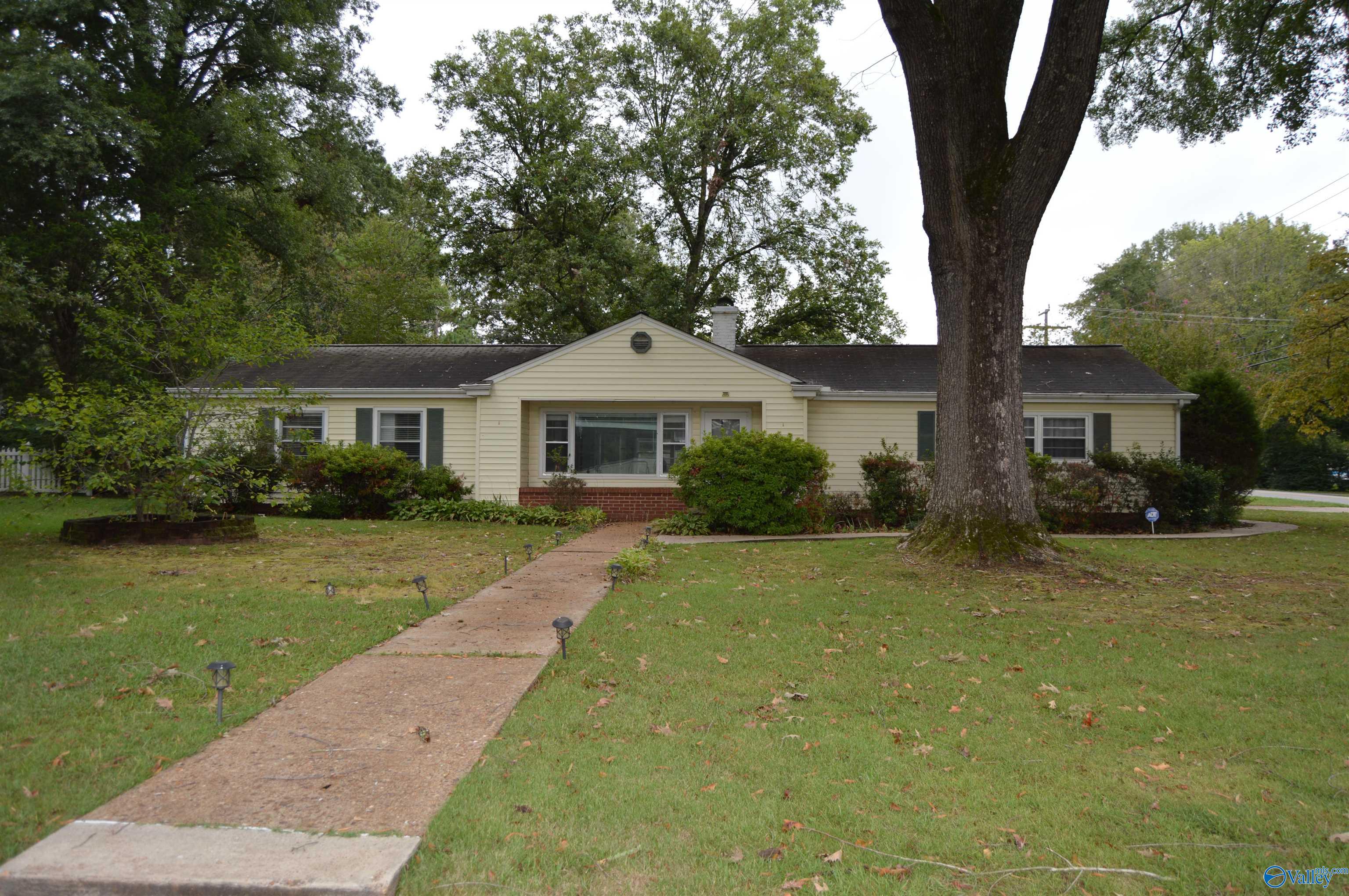 15th Ave, Decatur, AL 35601
