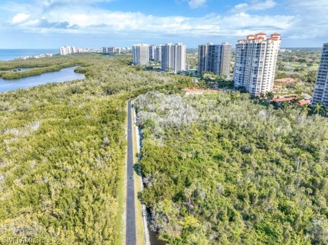 105 - 6573 Marissa Loop, Condo with 3 bedrooms, 2 bathrooms and null parking in Naples FL | Image 2