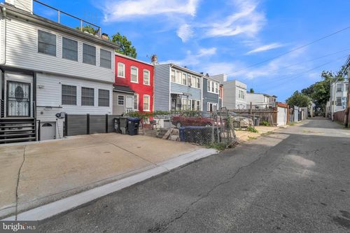 b-2411 N Capitol St Ne, WASHINGTON, DC, 20002-1012 | Card Image