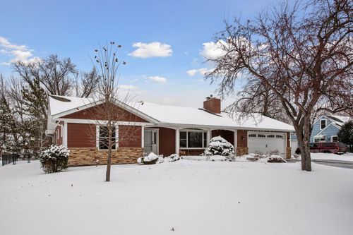 428 Saint Peter Ave E, Delano, MN, 55328-9128 | Card Image