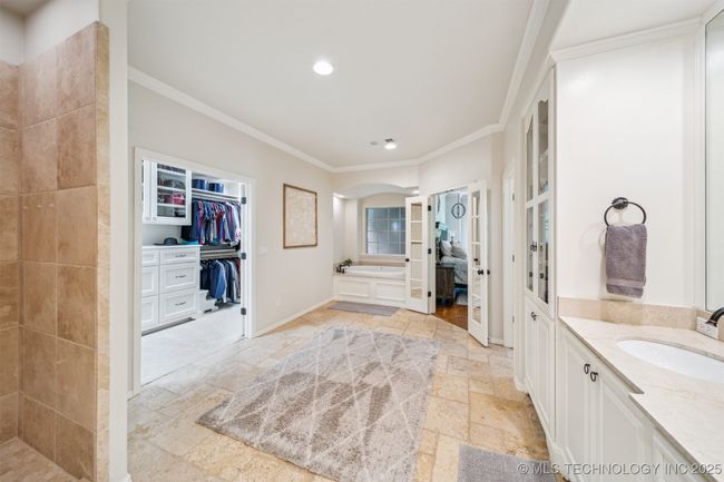 6922 Hackberry Rdg, House other with 5 bedrooms, 5 bathrooms and null parking in Owasso OK | Image 20