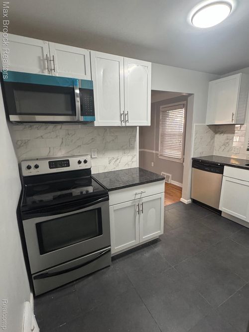 313 S Dorchester Ave, Royal Oak, MI, 48067-3964 | Card Image