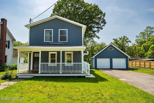 11 N Park St, Cambridge, NY, 12816-1104 | Card Image