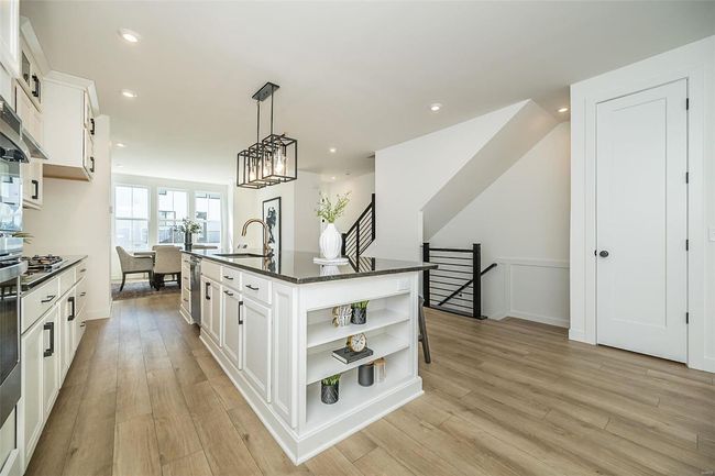 41-807 - 8908 Gateway Cir, House other with 3 bedrooms, 4 bathrooms and null parking in Saint Louis MO | Image 6