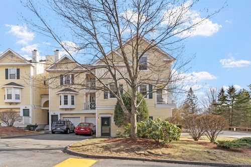 1010-1010 Gazebo Cir, Reading, MA, 01867-4066 | Card Image