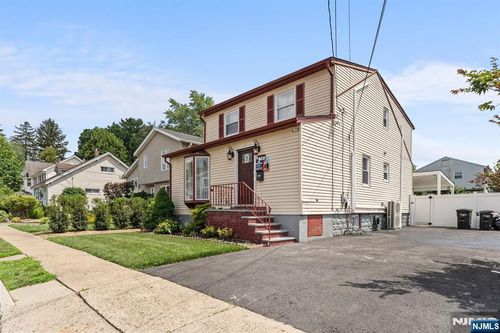 145 Niagara St, Dumont, NJ, 07628-3417 | Card Image