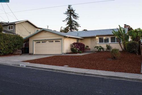 2392 Dolan Way, San Pablo, CA, 94806-1610 | Card Image